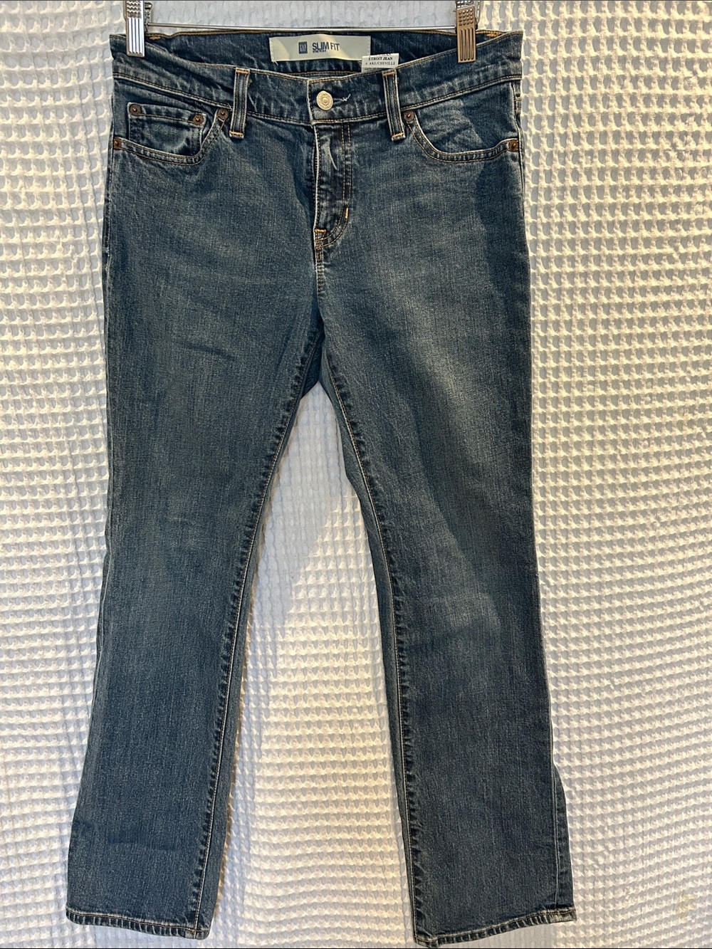 GAP Women's Straight Leg Jeans in Dark Blue
